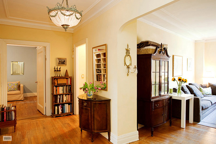 Photo 1 of 230 West 105th Street, Upper West Side, NYC, $1,095,000, Web #: 1176736