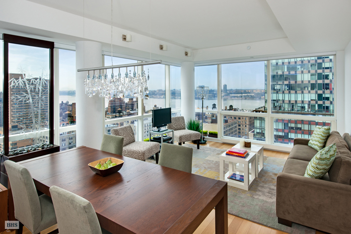 Photo 1 of 2628 Broadway, Upper West Side, NYC, $1,915,000, Web #: 1201384