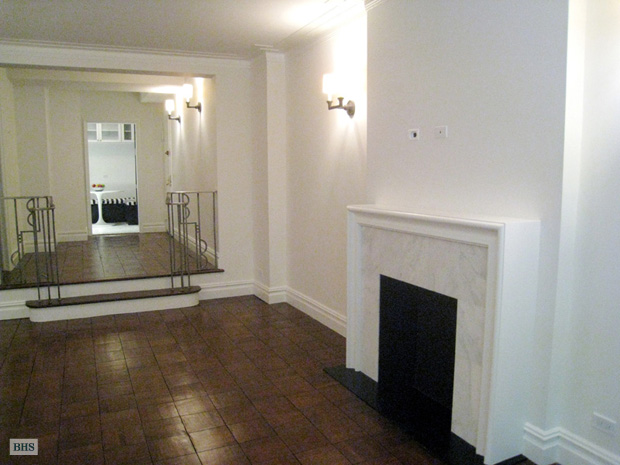 Photo 1 of 25 Central Park West, Upper West Side, NYC, $2,000,000, Web #: 1261327