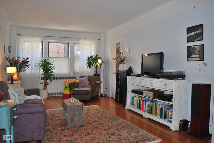 Photo 1 of 34th Avenue, Queens, New York, $387,000, Web #: 1552622