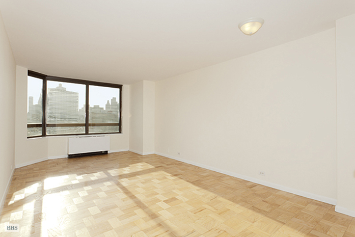 Photo 1 of 630 First Avenue, Midtown East, NYC, $705,000, Web #: 1740534