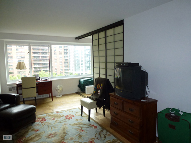 Photo 1 of Central Park West, Upper West Side, NYC, $2,400, Web #: 1756042