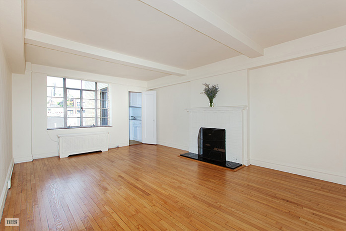 Photo 1 of 61 West 9th Street, Greenwich Village/Chelsea, NYC, $820,000, Web #: 3338684