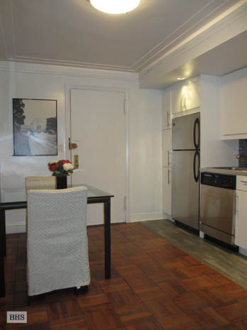 Photo 1 of 25 Central Park West, Upper West Side, NYC, $925,000, Web #: 3654991