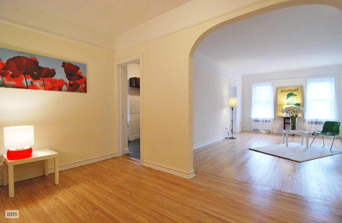 Photo 1 of -10 34th Ave, Queens, New York, $352,000, Web #: 3718254