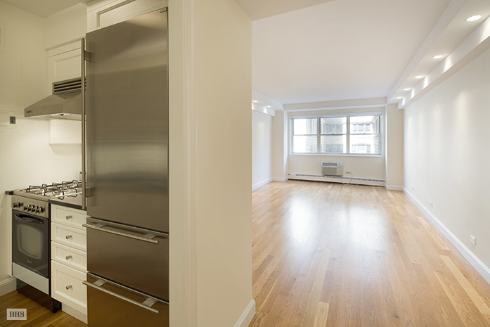 Photo 1 of 20 East 68th Street, Upper East Side, NYC, $1,300,000, Web #: 9086647