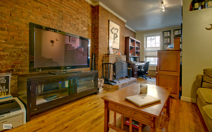 Photo 1 of 424 West 46th Street, Midtown West, NYC, $390,000, Web #: 9355704