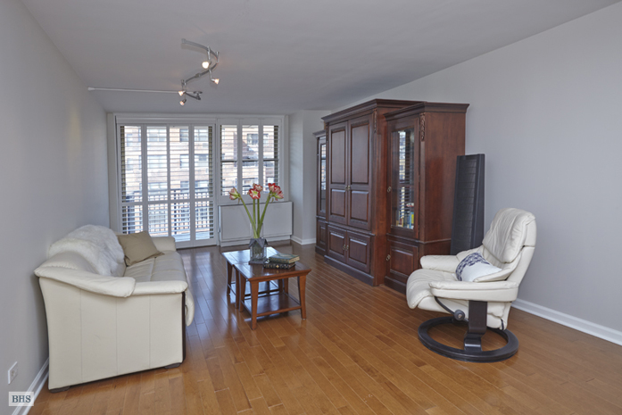 Photo 1 of 301 East 79th Street, Upper East Side, NYC, $1,445,000, Web #: 9722938