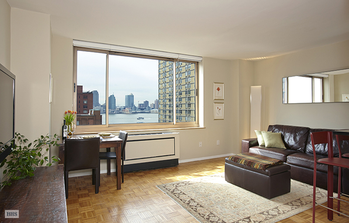 Photo 1 of 250 South End Avenue, Battery Park City, NYC, $579,000, Web #: 9842137