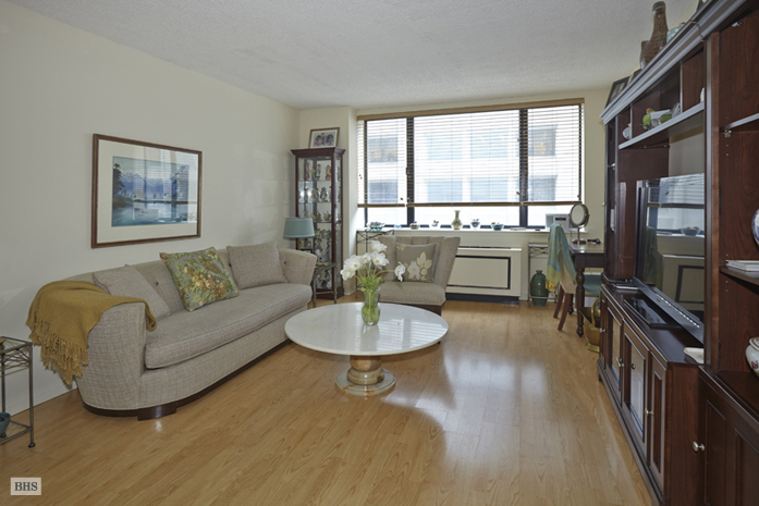 Photo 1 of 30 West 61st Street, Upper West Side, NYC, $950,000, Web #: 9881158