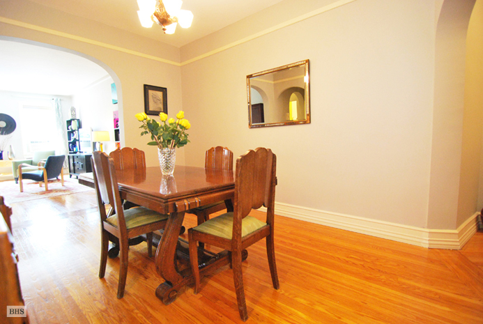 Photo 1 of Spacious Bright And Airy, Queens, New York, $350,000, Web #: 11218335