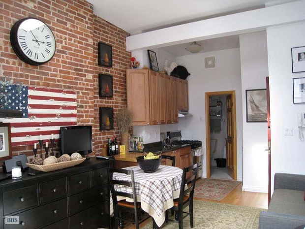 Photo 1 of West 20th Street, Greenwich Village/Chelsea, NYC, $1,975, Web #: 12051758