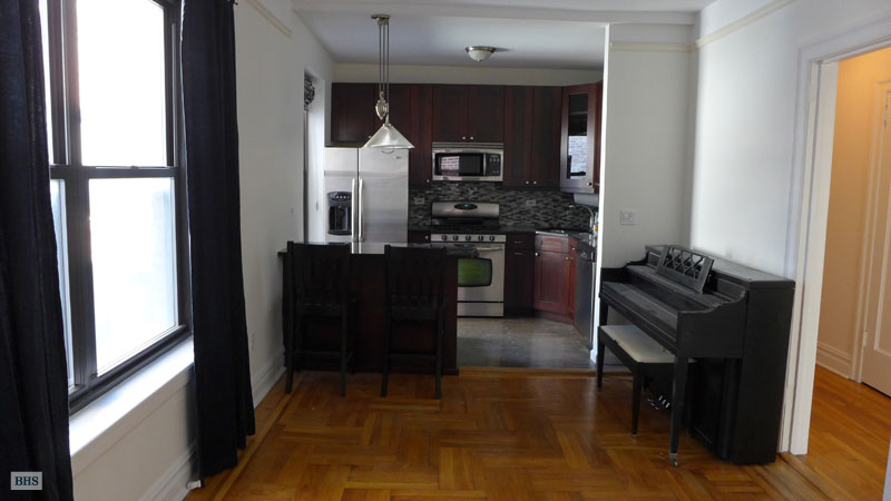 Photo 1 of 38 Gramercy Park North 5E, Midtown East, NYC, $3,800, Web #: 12071575