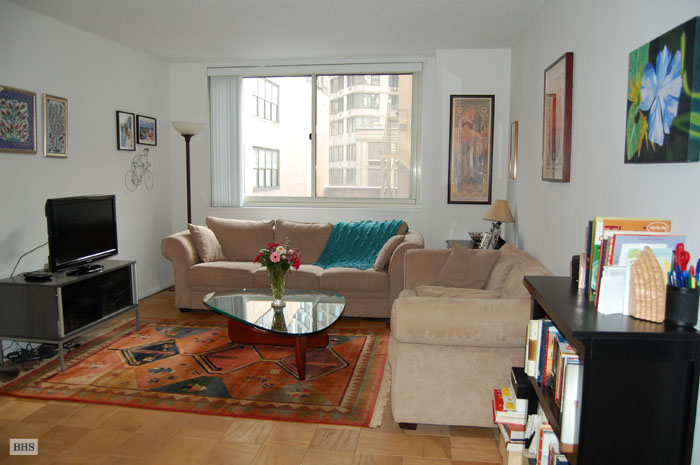 Photo 1 of 60 West 66th Street 7J, Upper West Side, NYC, $3,250, Web #: 12270801