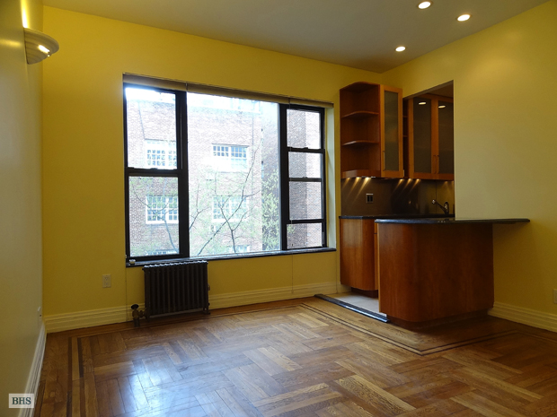 Photo 1 of 38 Gramercy Park North, Midtown East, NYC, $3,200, Web #: 12406760
