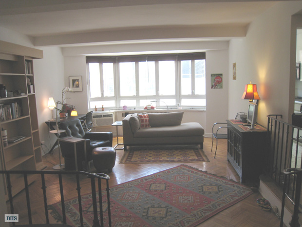 Photo 1 of 333 West 57th Street, Midtown West, NYC, $2,500, Web #: 12525437