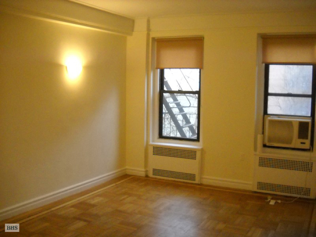 Photo 1 of 129 West 89th Street, Upper West Side, NYC, $1,950, Web #: 12715670