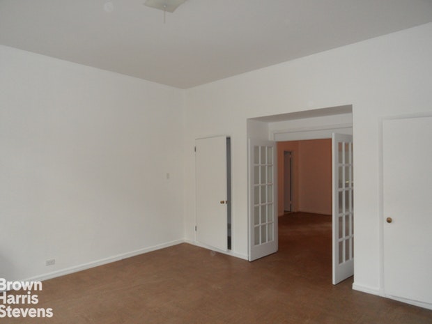 189 AMITY STREET PARLOR