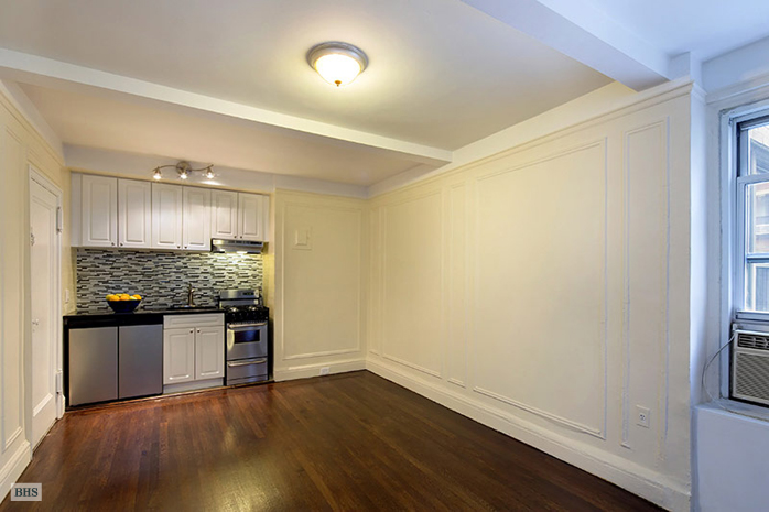 Photo 1 of 325 West 45th Street, Midtown West, NYC, $325,000, Web #: 13513799