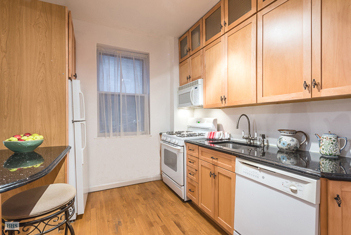 186 Prospect Park West, Brooklyn, New York, $475,000, Web #: 13752084