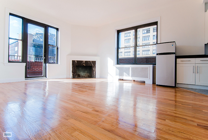 Photo 1 of 440 West 34th Street 17D, Midtown West, NYC, $2,450, Web #: 14068331