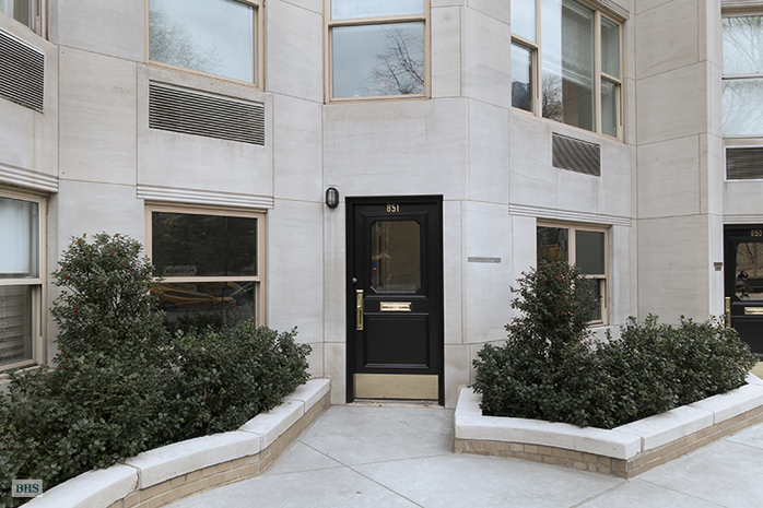Photo 1 of 851 Fifth Avenue, Upper East Side, NYC, $850,000, Web #: 14088656