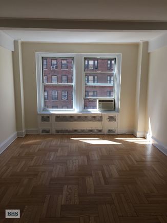 Photo 1 of 433 West 34th Street, Midtown South, NYC, $2,175, Web #: 14547379