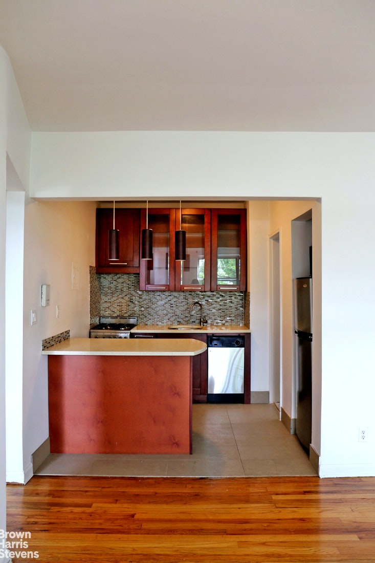 272 HENRY STREET 4B