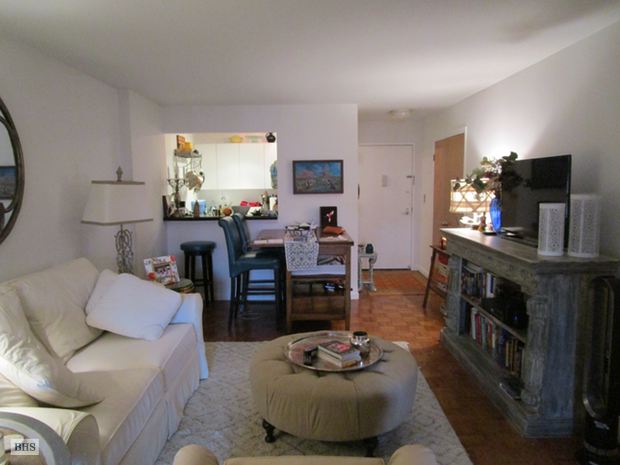 Photo 1 of 222 West 14th Street, Greenwich Village/Chelsea, NYC, $3,250, Web #: 14730493