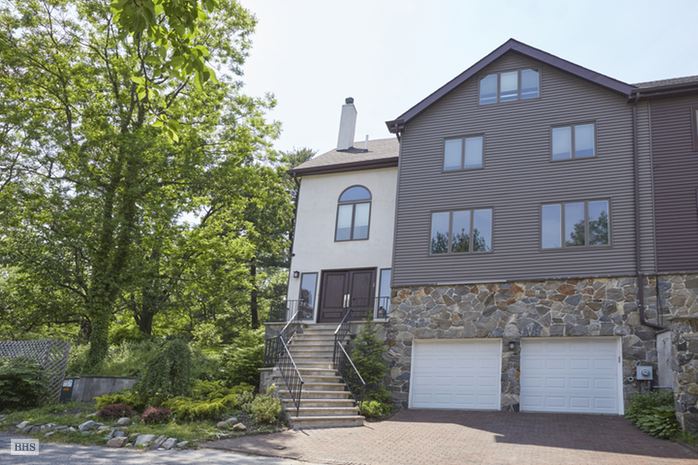 Photo 1 of 9 Delafield Way, Bronx, New York, $7,500, Web #: 14826294