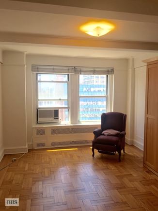 Photo 1 of 433 West 34th Street, Midtown South, NYC, $1,700, Web #: 14987563