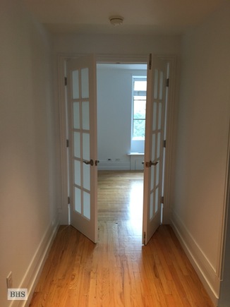 Photo 1 of 140 East 63rd Street, Upper East Side, NYC, $3,600, Web #: 15328955