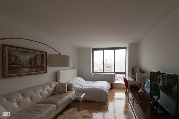 Photo 1 of 360 West 43rd Street, Midtown West, NYC, $2,500, Web #: 16145730