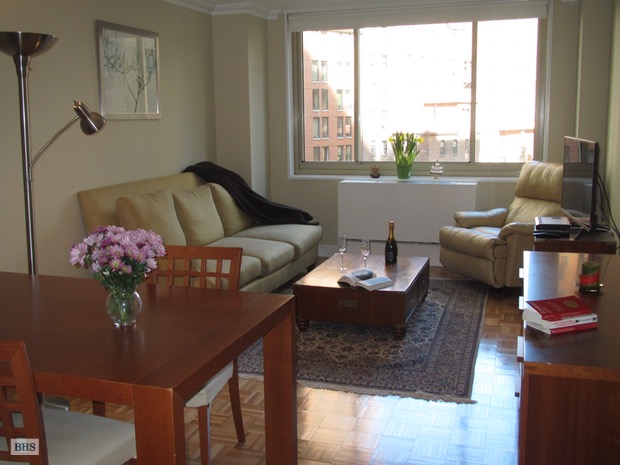 Photo 1 of 30 West 63rd Street 9T, Upper West Side, NYC, $4,495, Web #: 16507081