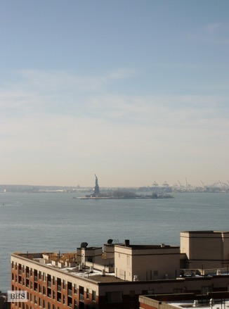 Photo 1 of 225  Rector Place, Battery Park City, NYC, $3,850, Web #: 16538820