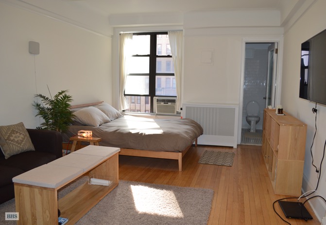 Photo 1 of 440 West 34th Street 14F, Midtown West, NYC, $2,350, Web #: 16820926