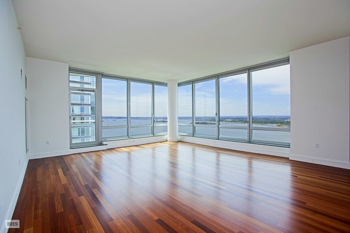 Photo 1 of 30 West Street 31F, Financial District, NYC, $12,250, Web #: 16914044