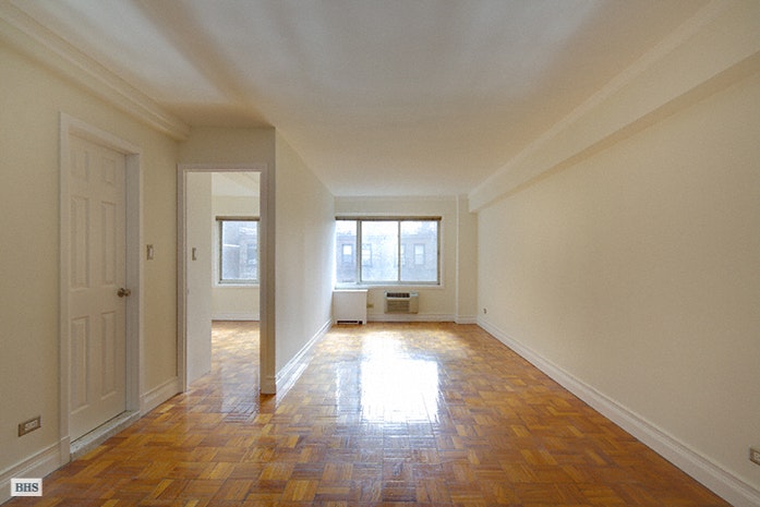 Photo 1 of 240 East 55th Street 5H, Midtown East, NYC, $2,500, Web #: 17280527