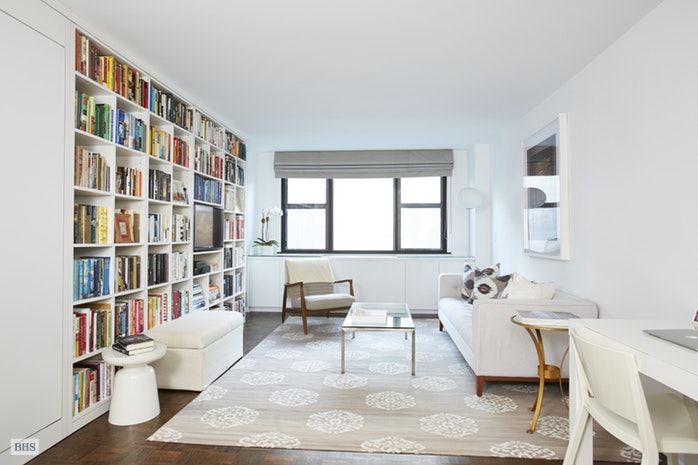 Photo 1 of 130 East 18th Street 9M, East Village, NYC, $699,000, Web #: 17830579