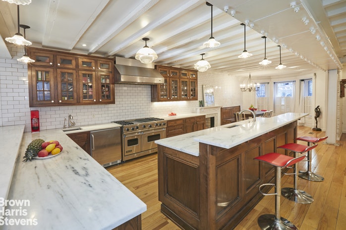 158 SAINT JOHNS PLACE