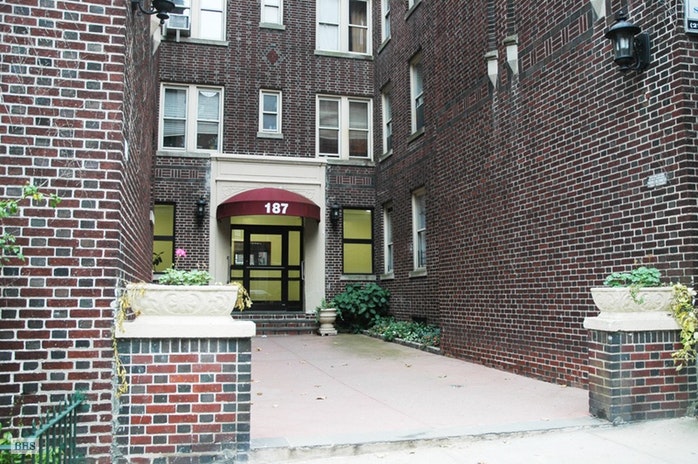 187 PINEHURST AVENUE 2G