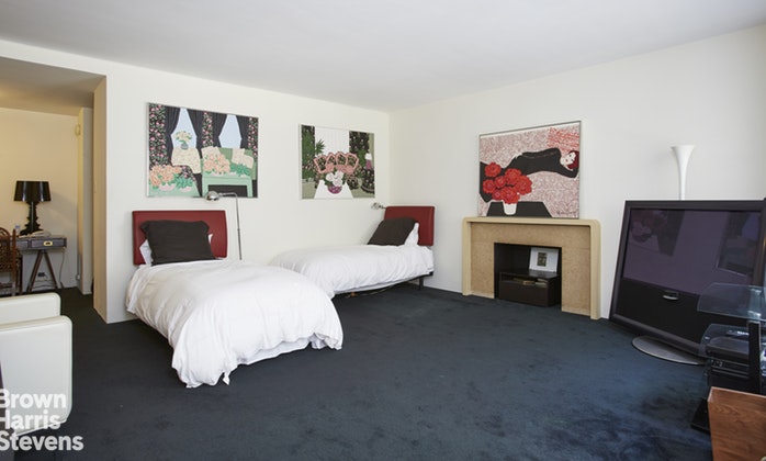 24 WEST 55TH STREET 3F