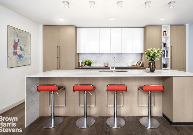 302 East 96th Street 702