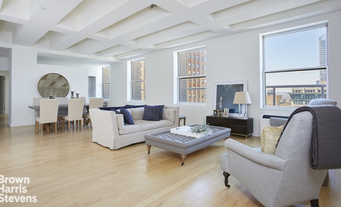 Photo 1 of 15 Broad Street 3710, Financial District, NYC, $2,500,000, Web #: 18393024