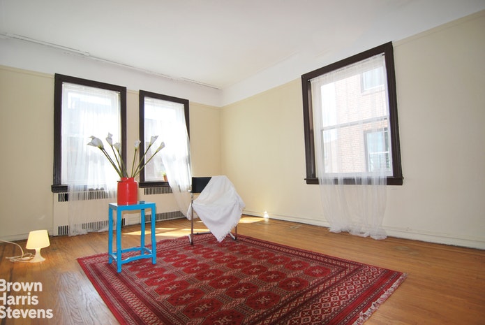 Photo 1 of 85 -10 34th Ave, Queens, New York, $325,000, Web #: 18418923