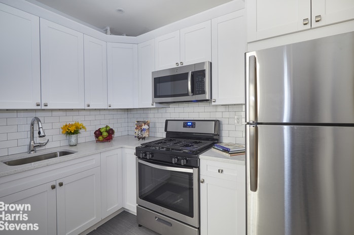 Photo 1 of 365 West End Avenue 2G, Upper West Side, NYC, $2,500, Web #: 18447633