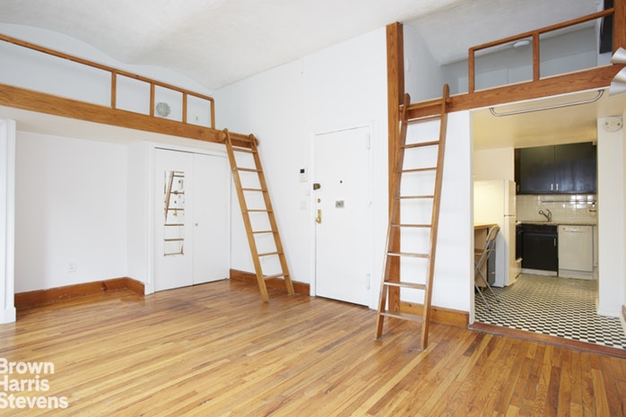 Photo 1 of 1 Sheridan Square 2A, West Village, NYC, $2,800, Web #: 18478288