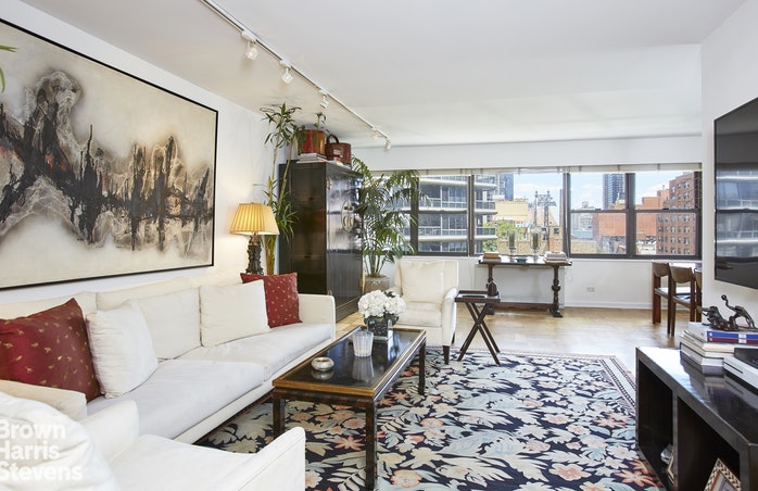 Photo 1 of 166 East 61st Street 9G, Upper East Side, NYC, $875,000, Web #: 18518222