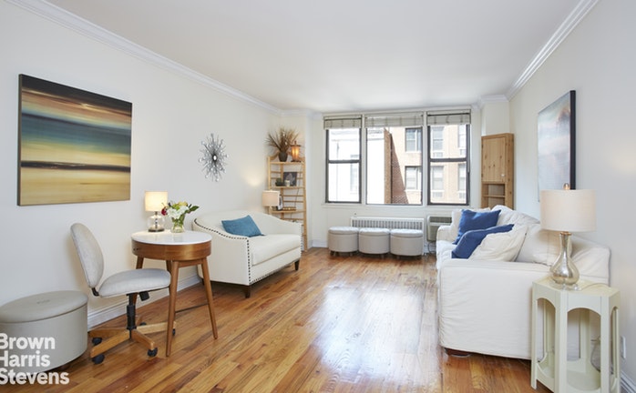 Photo 1 of 200 West 79th Street 4P, Upper West Side, NYC, $725,000, Web #: 18521410