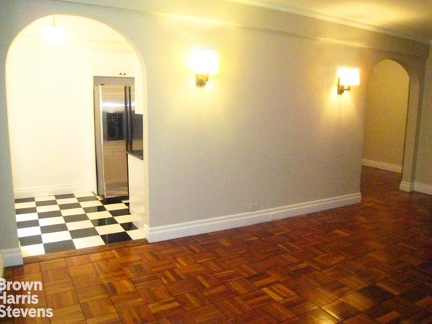 Photo 1 of 25 Central Park West, Upper West Side, NYC, $7,250, Web #: 18592590